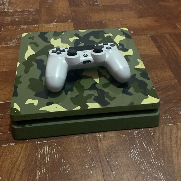 PlayStation 4 Cammo edition